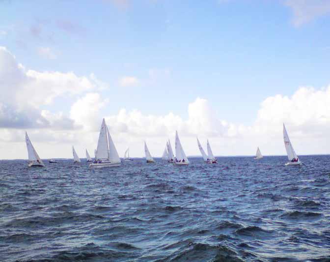 IN I VASSEN REGATTA 2015 Lördagen den 1 augusti Hålltider kölbåtar och windsurfing 08.00 Tävlingskansliet öppnar 09.00 Rorsmansmöte för kölbåtar 10.