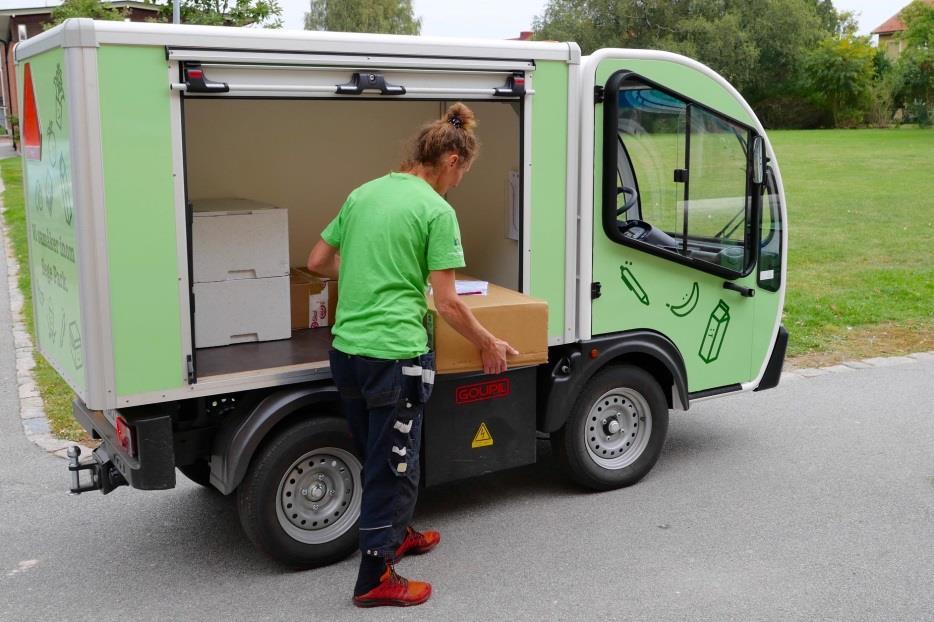 och förskolor. Distributionen sker med mindre elfordon och elassisterade lastcyklar.
