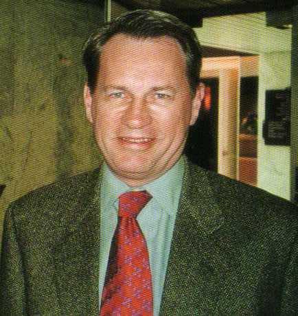Jan Bergmanson, professor i optometri och internationell rådgivare till SOR Som en konsekvens av riksdagsbeslutet gav Utbildningsdepartementet i oktober 1991 Karolinska Institutet, KI och Linköpings