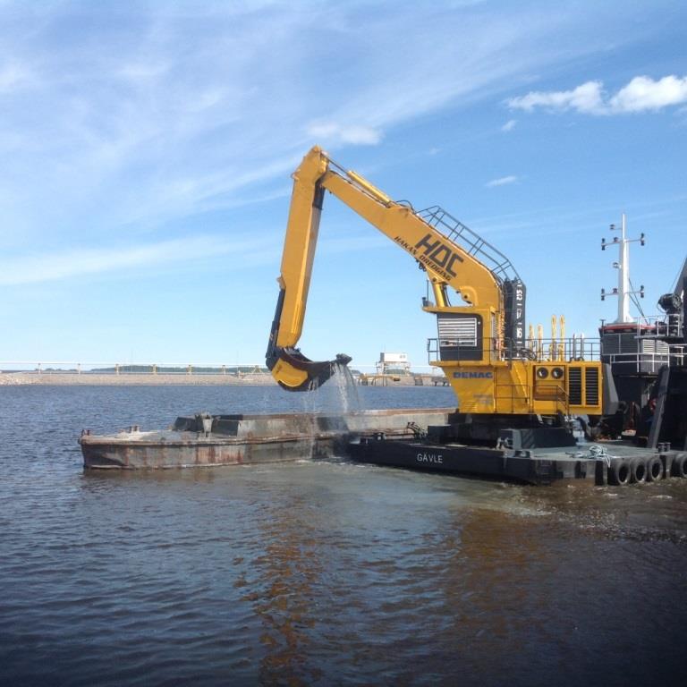 Figur 1 Enskopeverk, bild från Hakan Dredging Company. 1.2.2 Gripskopeverk Gripskopeverken består av två skopor eller flera armar.