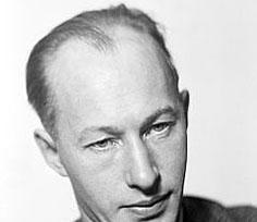Några kändisar Under några somrar bodde f ö r f a t t a ren E y v i n d J o n s s o n från Boden på Hindersön. Sedermera nobelpristagare.