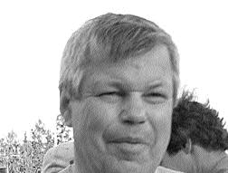 Ordförandebyte 2 och 3 Efter 8 år som ordförande valde jag att stiga av. Jag hade nått en så hög ålder att jag kunde bli senil utan att märka det och utan att någon utifrån påpekade det.