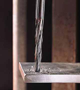 68 Borrning Metallborr Bosch-tillbehör 11/12 Metallborr HSS-R Passar för legerat och olegerat stål med draghållfasthet upp till 900 N/mm², järnfri metall, gjutjärn, hårdplast Hög elasticitet tack