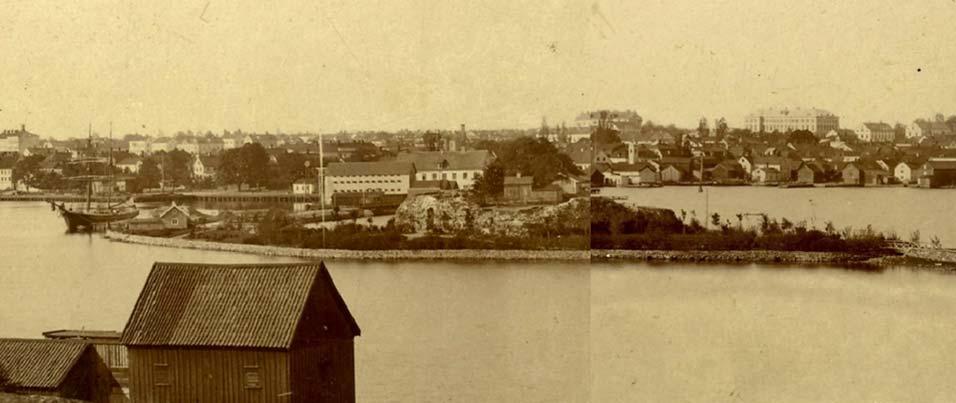 Västervik var vid den här tiden en stad med varvs- och industrikaraktär och förutom nämnda fabriker på Strömsholmen fanns en tändsticksfabrik på Norrlandet.