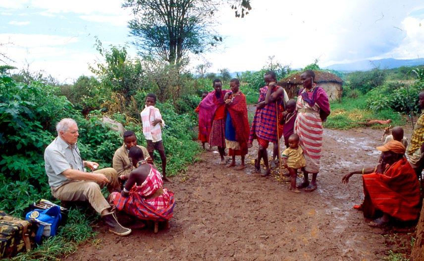 30 år av tradition och förnyelse Jag och min fotograf tog bilder och skrev artiklar på flera reportageresor i Östafrika, och sen for vi vidare till nästa ställe, tills en dag när en liten pojke i en