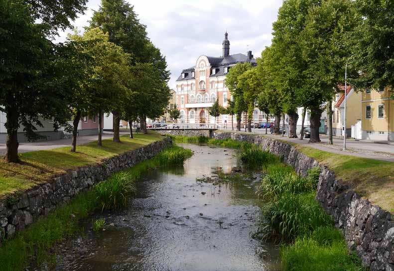 Det blir två sexvåningshus med 56 lägenheter från ett till fem rum och kök, med varierande planlösningar.