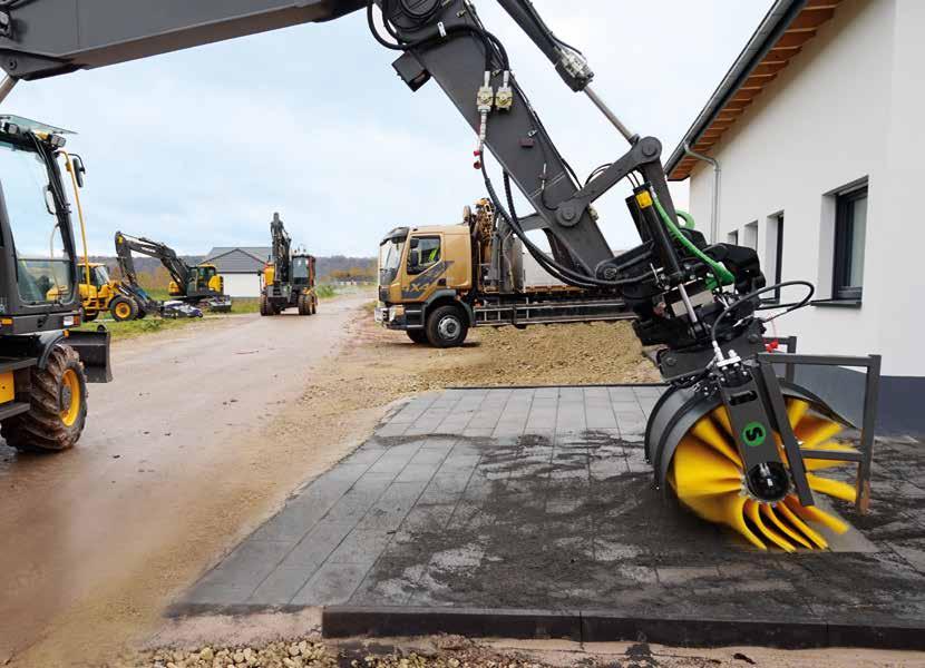 Steelwrist hydrauliska redskap - Sopvalsar Högeffektiv sopvals Oavsett om du har ett behov att sopa trottoarer, busskurer, kabelgravar, järnvägsväxlar, tak, containers etc, så får du