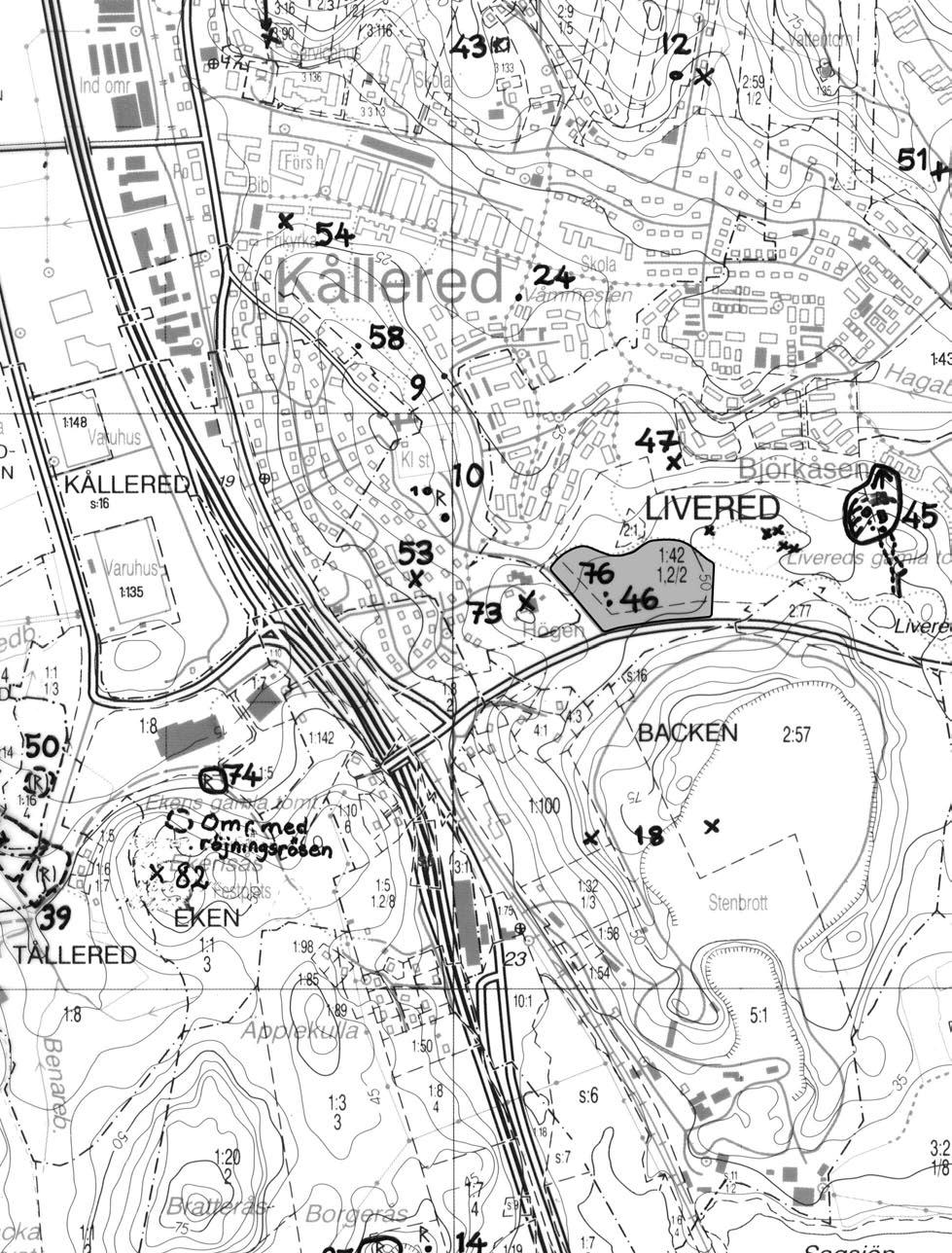 0 500 m Fig. 3. Utsnitt ur Fastighetskartan, blad 6B 8f, med utredningsområdet markerat. Skala 1:10 000.