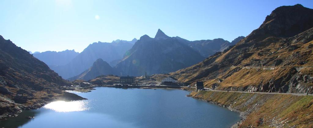 Via Francigena, Bourg Saint Pierre Aosta, 4 nätter 1(8) Vandra i Italien Colle del San Bernardo Via Francigena, 4 nätter Bourg Saint Pierre Aosta, 3 vandringsdagar Den välmarkerade första biten av