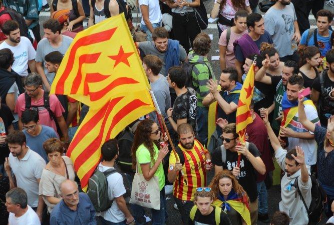9 loppet av 24 timmar godkände ett lagförslag som möjliggjorde för företag att flytta sina högkvarter från Katalonien. Sådan är den borgerliga legaliteten.