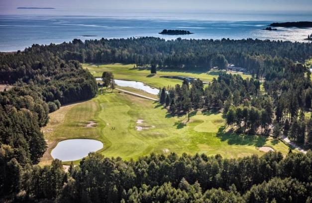 Välkomna till Hammarö Hammarö GK erbjuder en variationsrik golfbana i en omväxlande natur med lång spelsäsong tack vare sitt skärgårdsläge i Vänern.