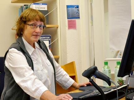 Marianne Madsen är bibliotekarie och utför informationsuppdrag åt studenter och forskare.