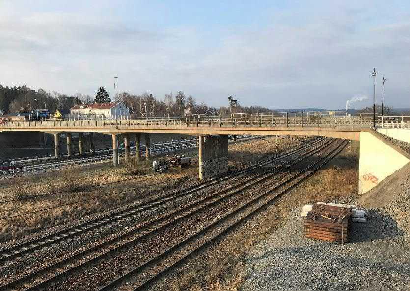 till förbigångar i båda