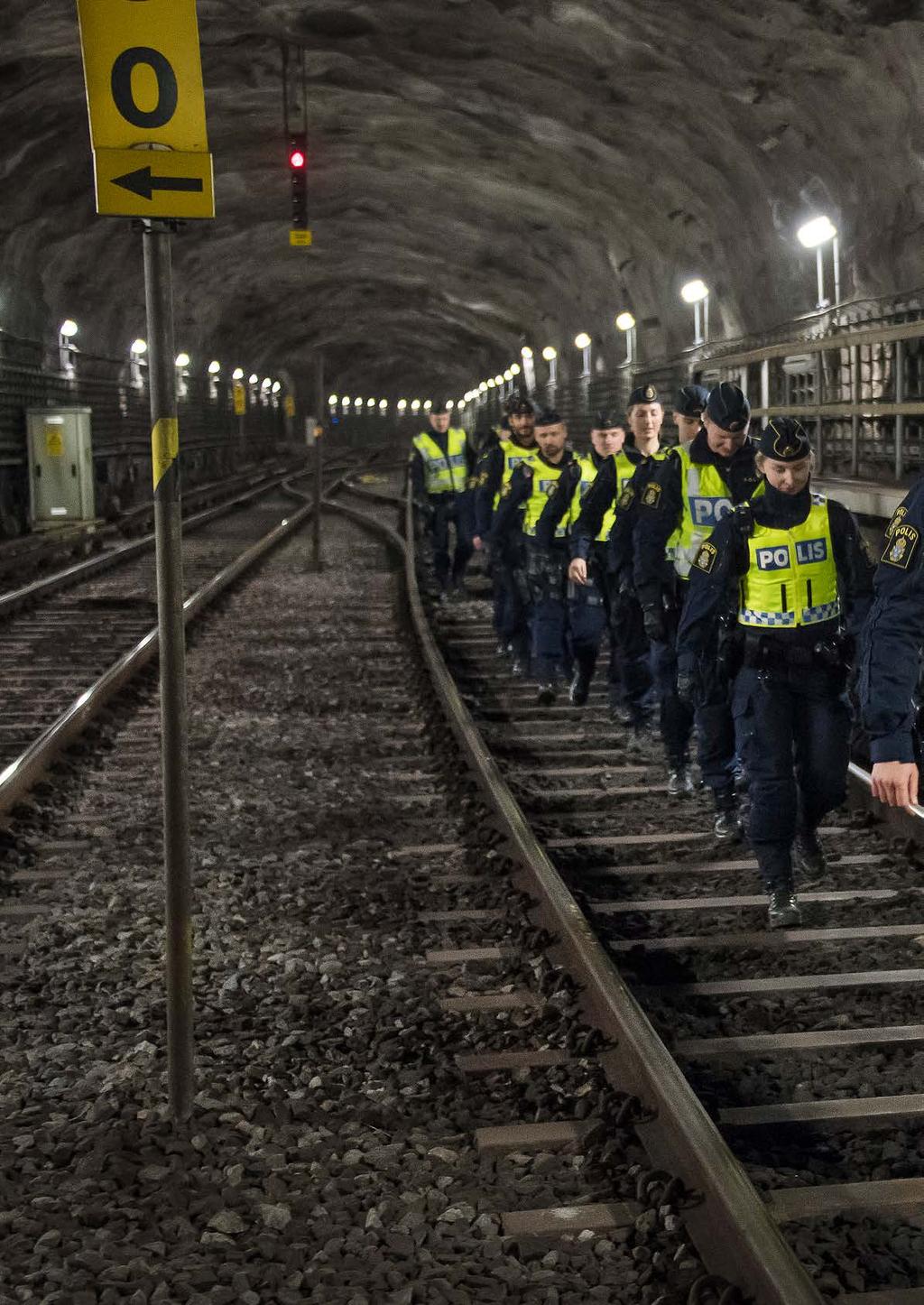 Innehåll Rikspolischefen har ordet... 5 Polisens uppdrag och organisation... 7 Vårt uppdrag... 7 Vår organisation... 10 Resultatredovisning... 15 Inledning... 15 Brottsförebyggande verksamhet.