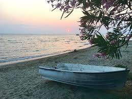 Sänd oss ut, kalla oss samman och låt oss få stiga i båten, och hitta en strand att vila på, tillsammans med dej.