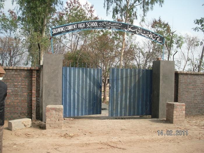 Solomon Convent High School. Youngsonabad är en kristen by som ligger strax utanför Lahore, provinsen punjabs största stad i Pakistan.