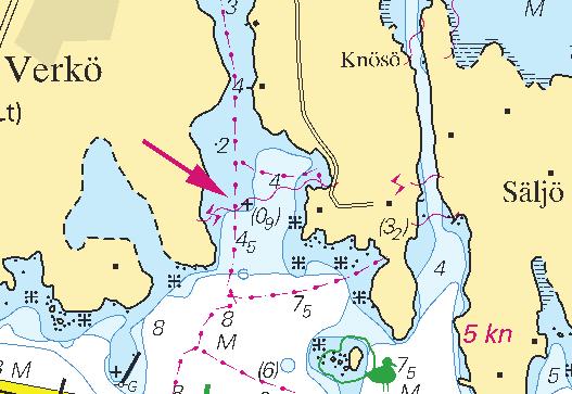 19 Nr 370 * 7425 Sjökort/Chart: 821 Sverige. Södra Östersjön. Karlskrona. O om Verkö. Undervattenssten. Positionen för undervattenssten mellan Verkö och Knösö skall justeras enligt nedan.