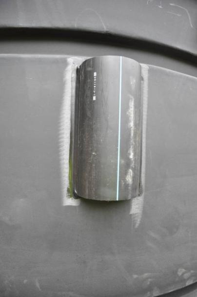 vatten i tanken. För att den inte ska fyllas med regnvatten är det därför viktigt att täcka InterACT om den förvaras utomhus innan installationen.