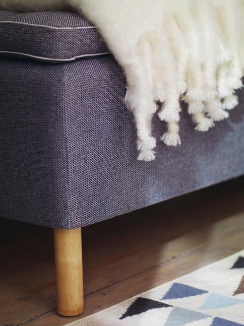Resultatet är en perfekt kombination av komforten i en exklusiv säng, och utseendet hos en stilren soffa.
