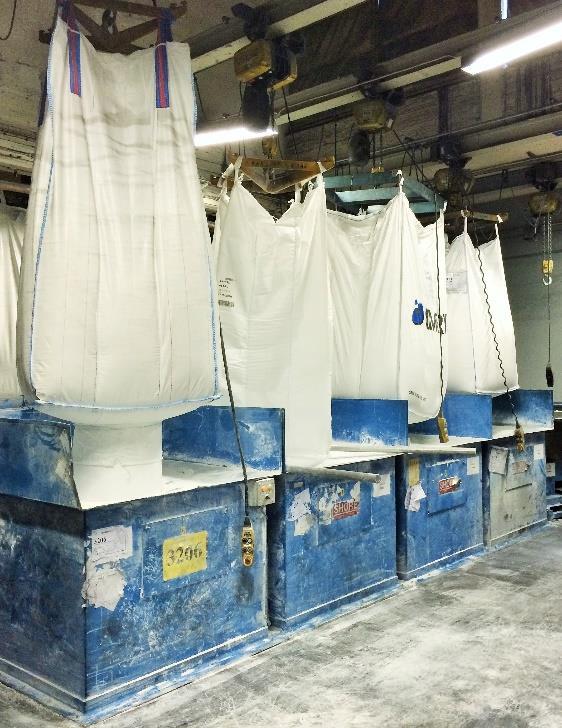Bild 1: Silos När material anländer i ankomsthallen på plan ett står det kvar i väntan på att bli registrerat av lagerpersonal, men kan i vissa fall bli utplacerat innan det blir registrerat och
