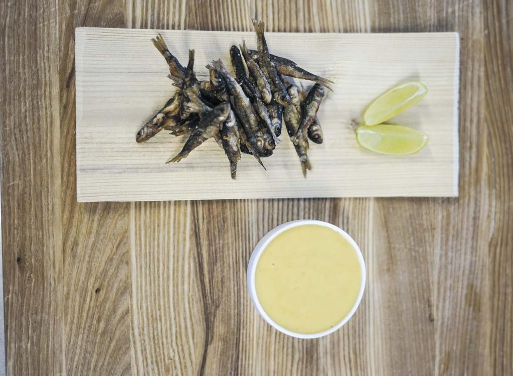 FISKFÖRÄDLING "FRITURE DU LAC" AV STORSJÖMÖRT VÅREN 2018 GÖR SLU-STUDENTEN VIKTOR VESTERBERG SIN AGRONOMPRAKTIK PÅ ELD- RIMNER.