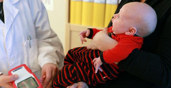 2011:36 POX L eder screening med puls oxymetri (POX), av nyfödda asymptomatiska barn före hemgång från BB till att fler barn med allvarliga medfödda hjärtmissbildningar upptäcks i tid och till