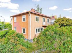 trädgård med fruktträd Äldre timrad loge SMS:A 209237