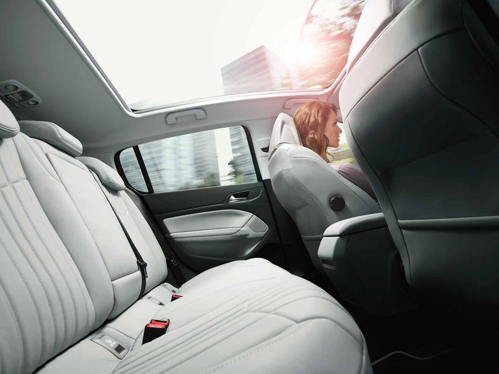 ETT SPECIELLT ÖGONBLICK Interiören i Peugeot 308 förenar estetik och intuitiva funktioner.