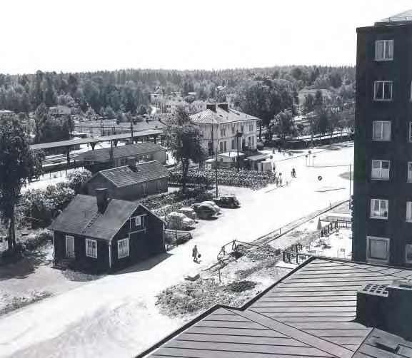 Sikt och framkomlighetsröjning "En fri höjd på 3 meter och 1 meter i sida om cykelvägen ska upprätthållas." Minst 2 meter i sida bör vara fri sikt ifall man ska hinna reagera ifall t.ex.