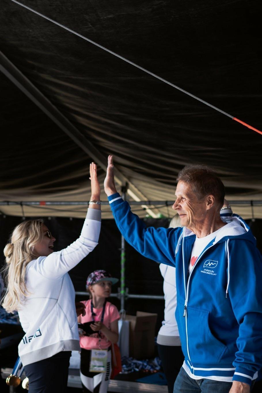 Var och en som deltar i evenemanget, både gymnaster, tränare, vårdnadshavare och Gympar, bör ha en hobbylicens, Gymnastikförbundets LUMO/Esittävä voimistelu ja tanssi - harrastelisenssi (20 ).