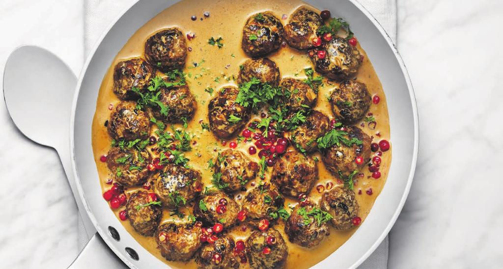 RECEPT 4 40 min 891 kcal/port Fett 59g Kolhydrater 55g Protein 34g Köttbullar med svampsås Saftiga köttbullar med härlig svampsås.