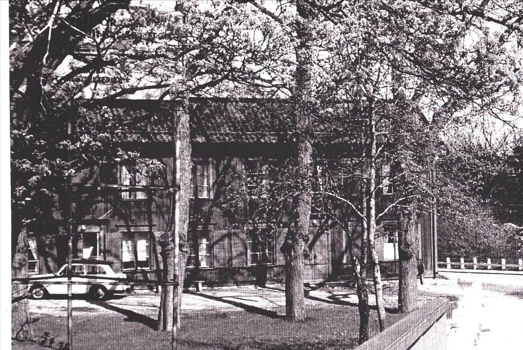 Solberga skola och Fattigstugan nära