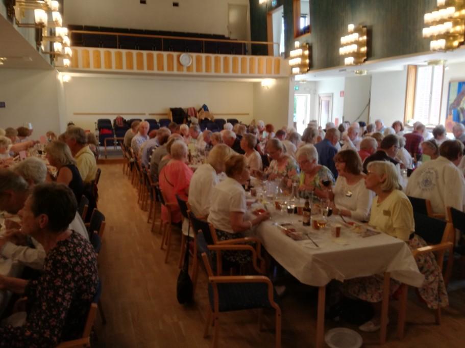4 Vårfest 2018 Ett glatt och högljutt gäng anlände till ABFs lokal i i god tid för att deltaga i Husq