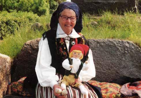 Nu har Barbro Osher har valt att donera 10 000 dollar till Burlövs kommun för att vi ska kunna digitalisera Charlotte Weibulls samlingar.