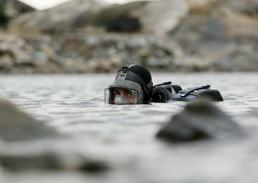 Signe Stövring Nielsen Foto: Johan Lundahl/Combat Camera/Försvarsmakten 27 år, sjöman, motormekaniker, Fjärde sjöstridsflottiljen i Berga Du lär dig att funka i grupp tillsammans med andra även om ni