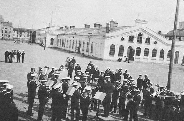 1974 efterträddes Åke Dohlin av Per Ohlsson, som hade fått stor del av sin musikaliska utbildning inom Frälsningsarmén.