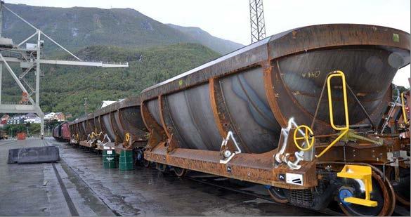 4 Northland Resources sidotippade vagnar Antagande rundslinga alternativt triangelspår Vid användande av sidotippade vagnar måste de vara vända åt ett bestämt håll för att kunna lossas.