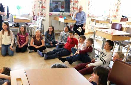 Elever och lärare på Ringelskolan ser Skellig vårterminen 2015.