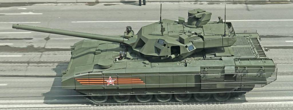 På paraden visades två varianter; stridsvagnen T-14, objekt 148, och den tunga pansarskyttevagnen T-15, objekt 149. T-14 är bestyckad med en nyutvecklad överlagrad 125 mm automatladdad kanon 2A82-1M.