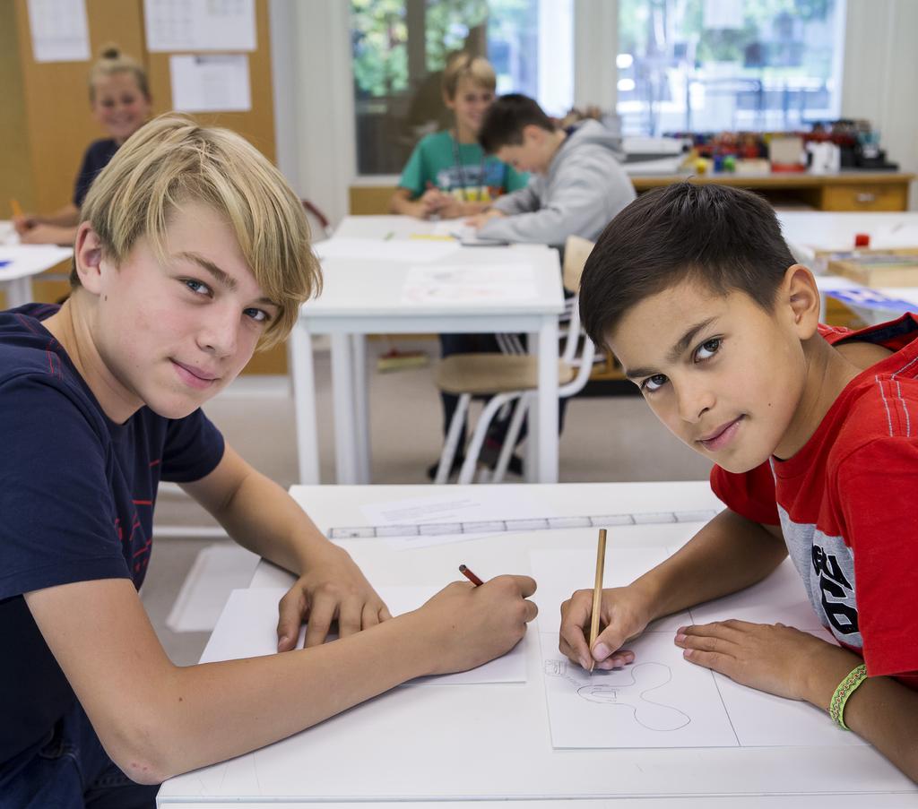 Innehåll: Verksamhetschefen har ordet 3 Att välja skola 4 Förskoleklass, grundskola och särskola 6 Fritidshem 7 Modersmål,