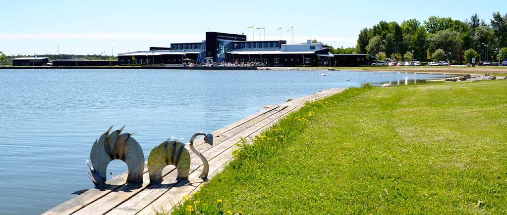 Kumla Kumla är beläget i landskapet Närke, ungefär två mil söder om Örebro stad. Till en början växte tätorten Kumla upp kring den järnvägsstation som uppfördes här under 1860-talet.