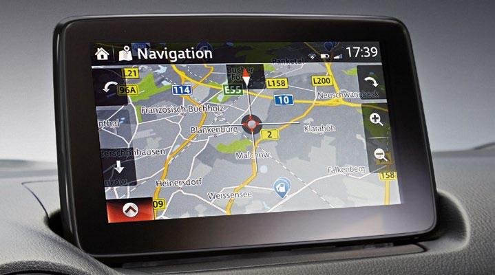 farthållare och bromssupport (uppdaterad kamera) Bose + 7-högtalare Adaptivt kurvljud Smart City Break System i backläget med trötthetsvarning Vägskyltsidentifiering Vita lädersäten med inlägg av