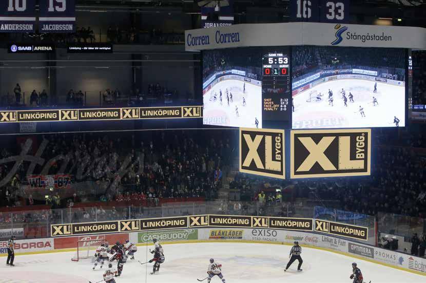 8 9 Mediakuben och LED-skärmar i Saab Arena! Mitt i Saab Arena, i allas blickfång, hänger Mediakuben. Den används självklart primärt för att visa matchbilder, repriser och matchstatistik.