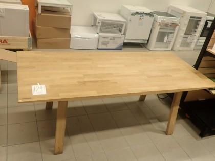 längd ca 2000x890mm, logga