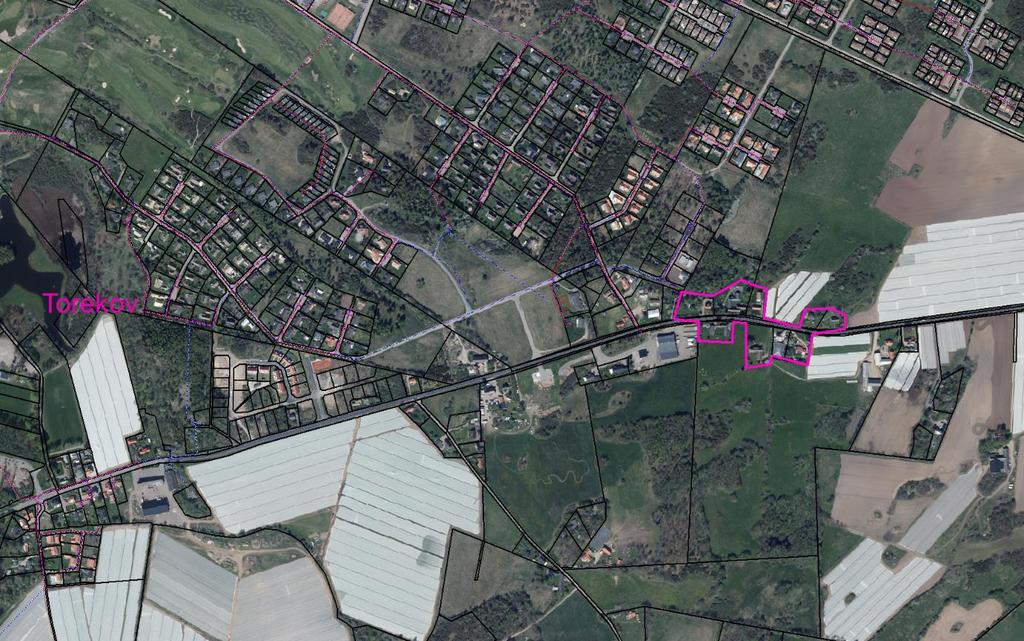 Varan 9:46 m fl. - Torekov Figur 8 Varan 9:46 m. fl. Beskrivning av området Området ligger i utkanten av Torekov i direkt anslutning till befintligt verksamhetsområde, och omfattar 9 fastigheter.