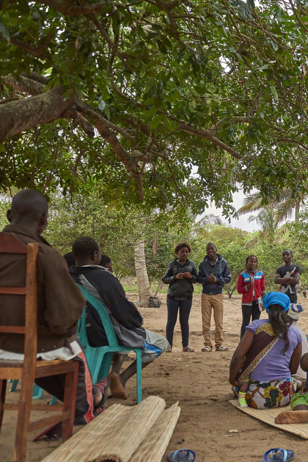 WCP-barnrättsambassadörer i Moçambique utbildar