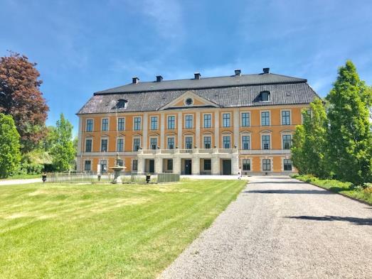 Vi började dagen med att få en guidad tur av Slottet, Slottet har under historien ägts av olika adelsfamiljer