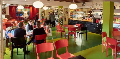 Café Barbacka Café Barbacka är ett café som vänder sig till allmänheten och ligger centralt placerat i ett av Kristianstads kulturhus nära buss- och tågstationen.