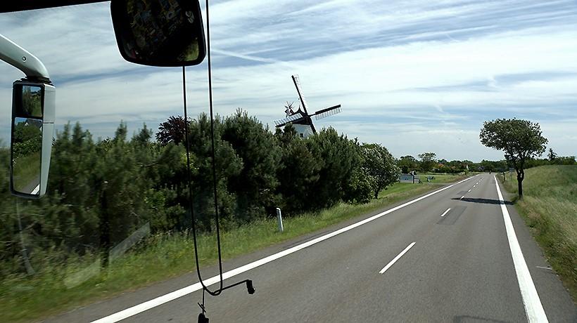 ...färden går vidare och vi passerar Aarsdale som ligger vid kusten på vår