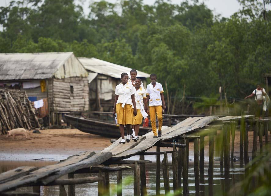 Ungdomar i Kamerun, som utbildats till